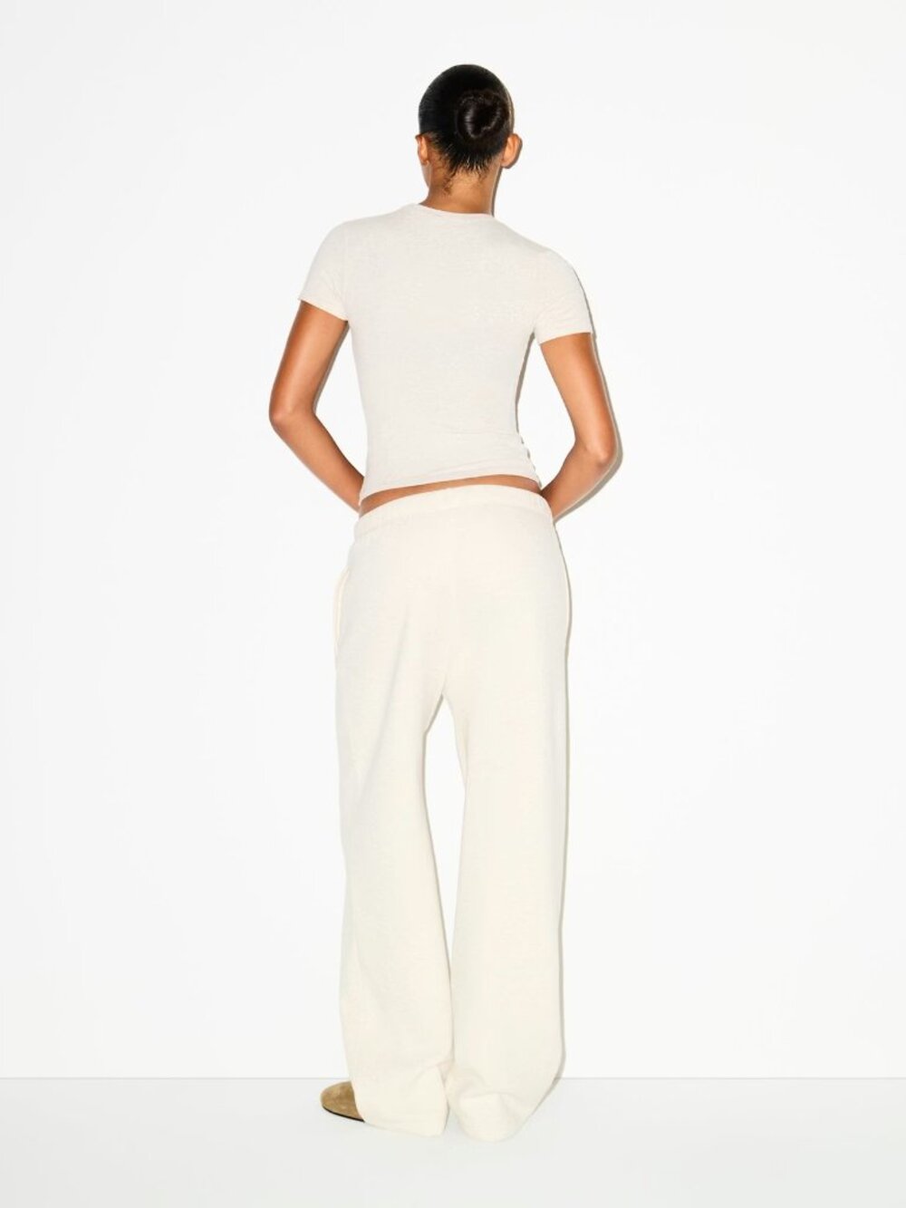 Skims Classic Cotton Fleece Straight Leg Pant - Oatmeal Heather - Picture 6 of 9
